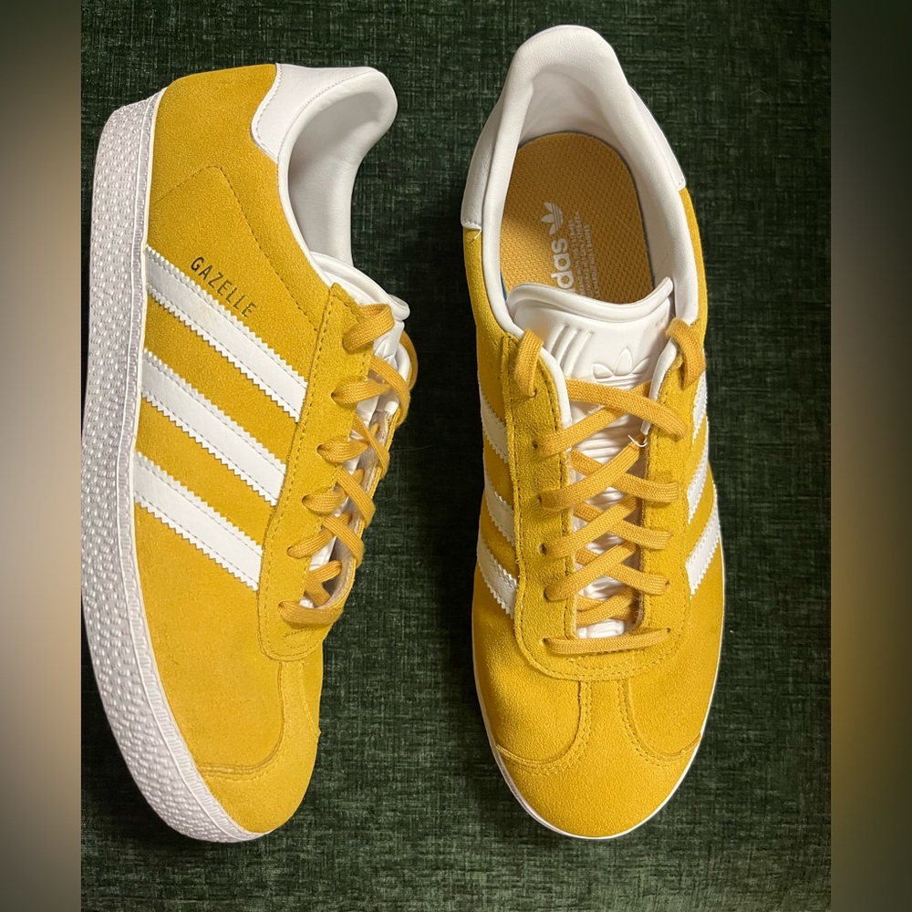 Adidas Gazelles *READ ABOUT SIZING*